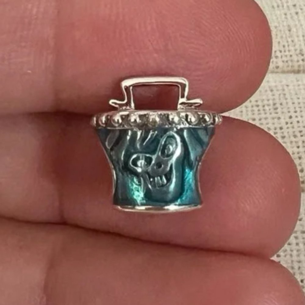 Disney Parks Pandora Charm - Haunted Mansion - Hatbox Ghost